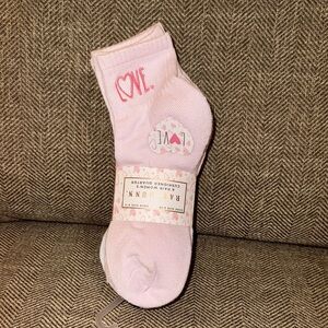 NWT Rae Dunn 6 pair Women’s Cushion Quarter Socks Valentine’s Day/Pink/Love